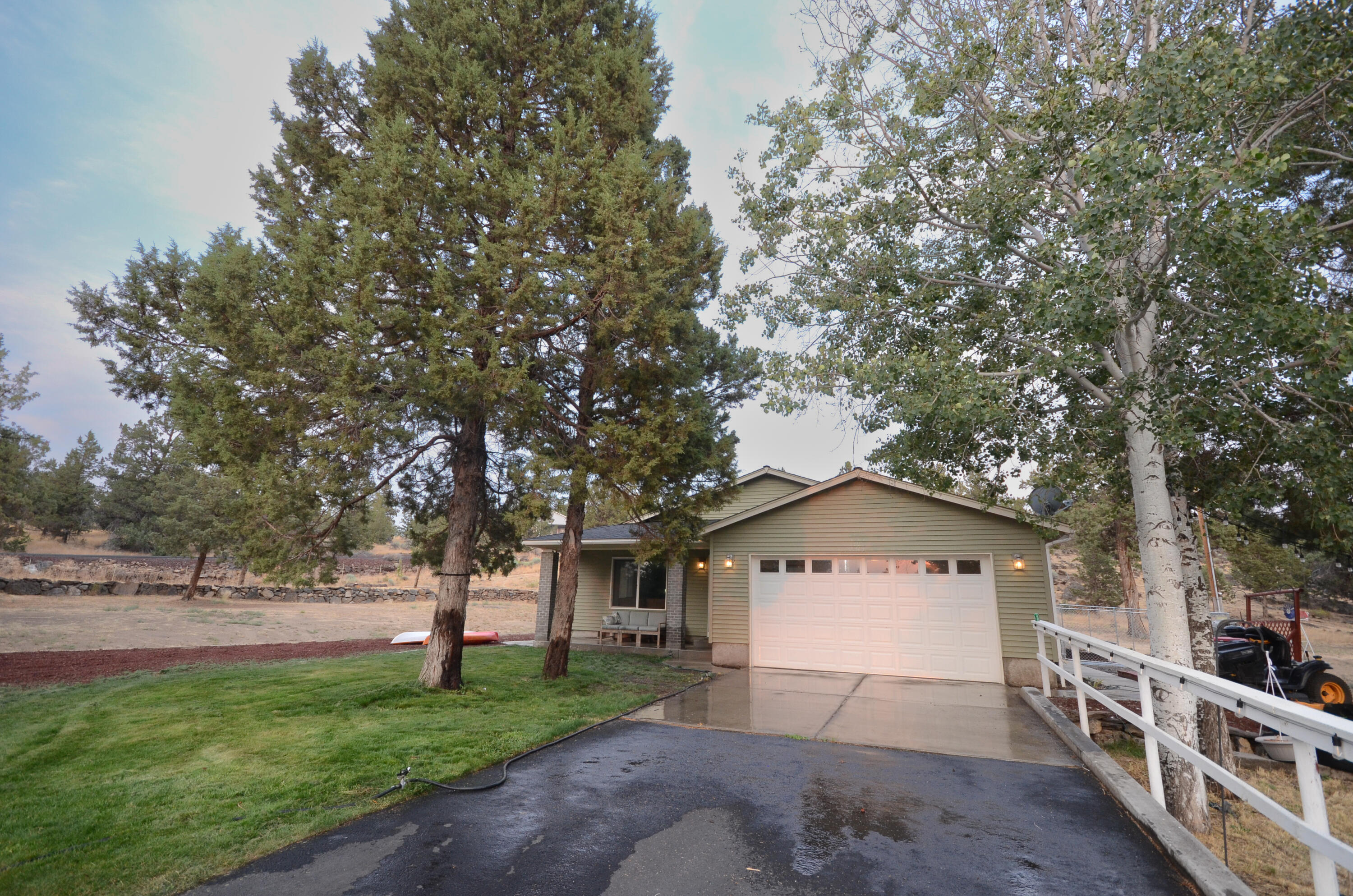 2350 NW Rimrock Loop