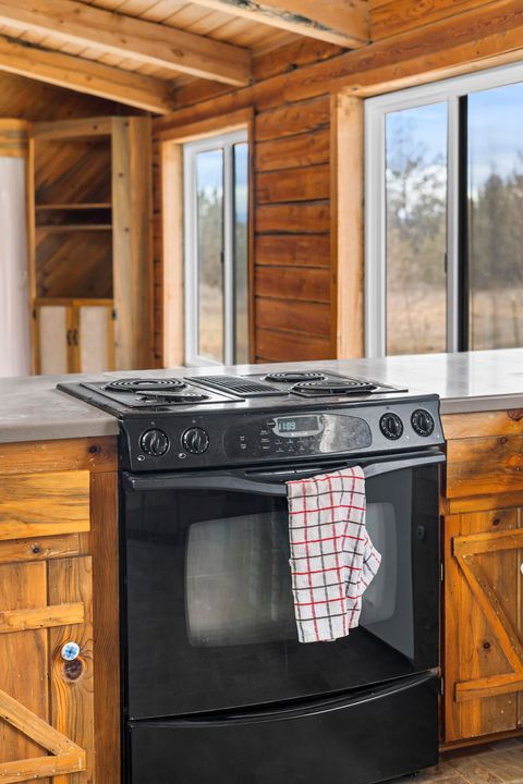 Tiny photo for 15522 SW Chinook Drive, Terrebonne, OR 97760 (MLS # 220215192)