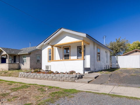 Photo of 313 Martin Street, Klamath Falls, OR 97601 (MLS # 220229046)
