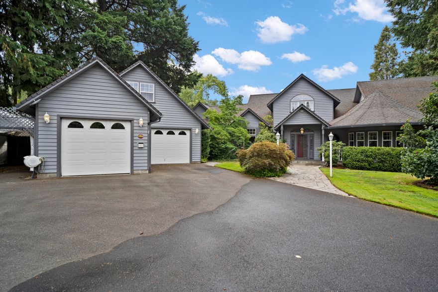 MOTIVATED SELLER! 
Stunning river front property is only a short distance to town. Tree lined driveway to tucked away property. Grand entry w/slate flooring, crystal chandelier, and mahogany circular stairwell. Lower level offers soaring ceilings, library w/built ins, formal dining, L/R w/gas f/p, sunroom, butler's pantry, mud/dog room, family room, kitchen and main suite. Kitchen includes tile counters, island w/vege sink, trash compactor, knotty pine cabinets, gas stove top, & huge pantry. Main suite wing has circular bathroom, oversized step in shower, sitting area, two closets, private office, flex space, view of river and linen closet. Upstairs has landing area, mass storage, 2 beds/1full bath, & deck. Home has knotty pine ceiling, beams, and lots of formal yet feels comfortable. Exterior has vaulted covered porch w/built in BBQ,  gazebo, access to river to watch boats and wildlife. Or fish from your own property. Multiple garages, workshop, craft area, car port, and guest house.