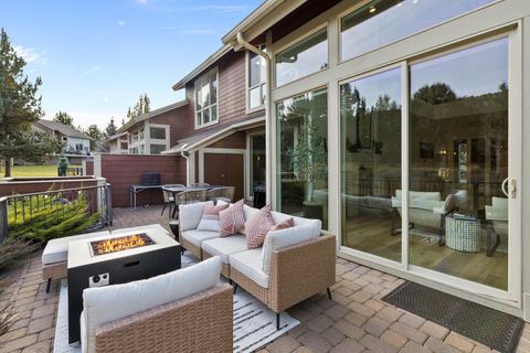 Tiny photo for 1281 Highland View Loop, Redmond, OR 97756 (MLS # 220212866)