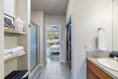 Tiny photo for 1281 Highland View Loop, Redmond, OR 97756 (MLS # 220212866)