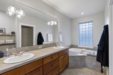 Tiny photo for 1281 Highland View Loop, Redmond, OR 97756 (MLS # 220212866)