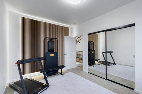 Tiny photo for 1281 Highland View Loop, Redmond, OR 97756 (MLS # 220212866)