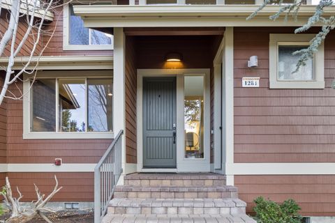 Tiny photo for 1281 Highland View Loop, Redmond, OR 97756 (MLS # 220212866)