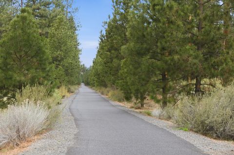 Tiny photo for 19562 Meadowbrook Drive, Bend, OR 97702 (MLS # 220220031)