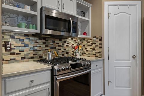 Tiny photo for 19562 Meadowbrook Drive, Bend, OR 97702 (MLS # 220220031)