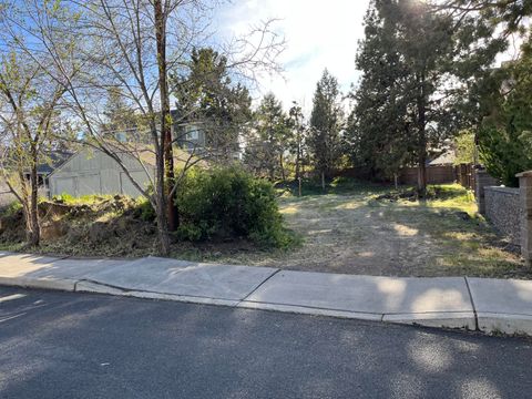 1849 NW Harriman Street Bend OR 97703