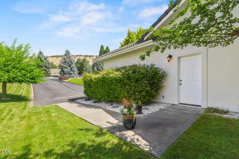 Tiny photo for 9456 Greenbrier Drive, Klamath Falls, OR 97603 (MLS # 220227347)