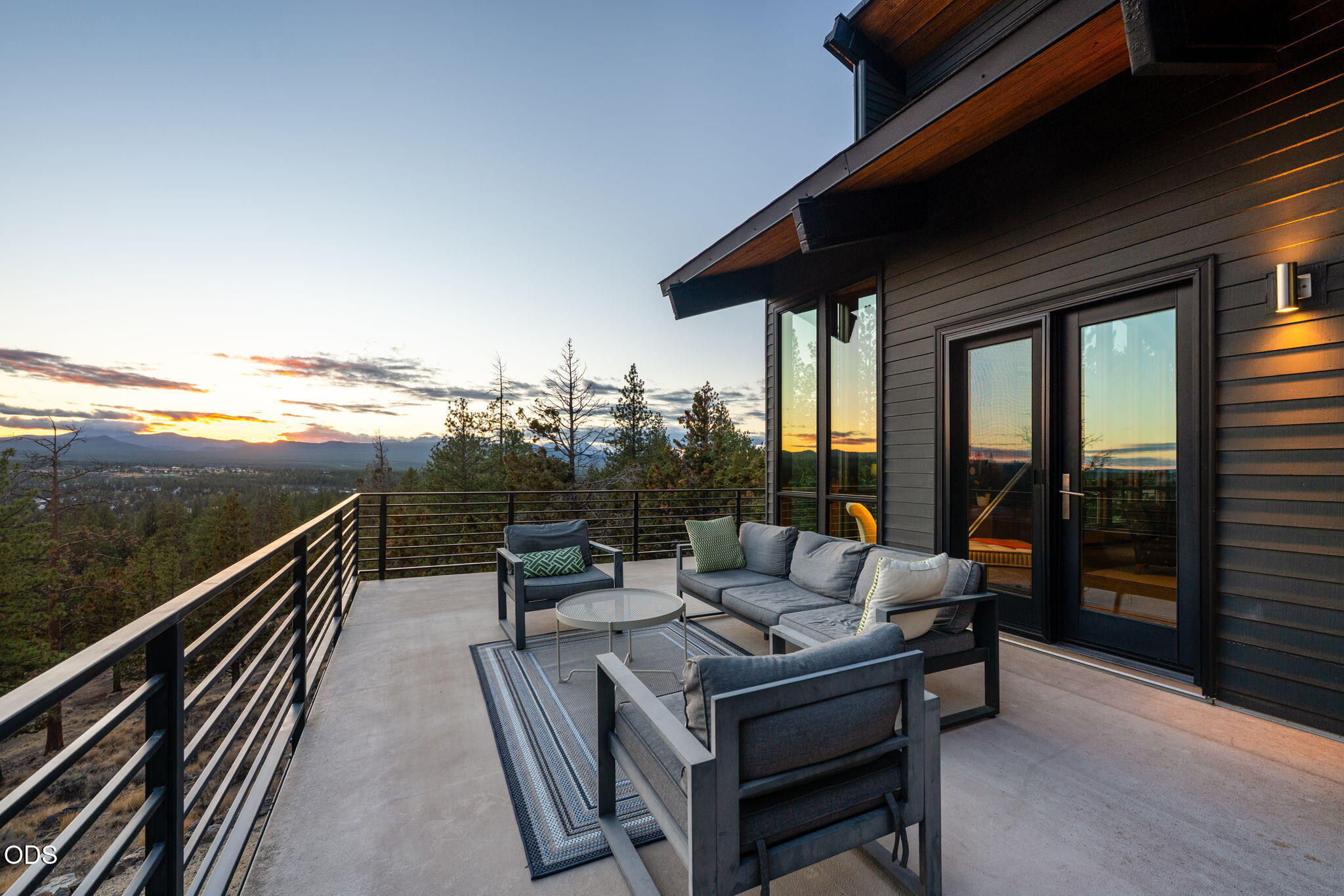 2108 NW Rimrock Drive
