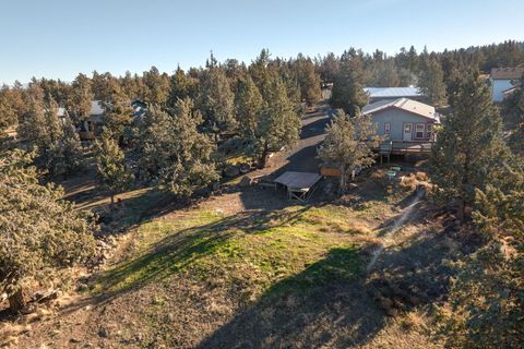 Tiny photo for 21140 Arid Avenue, Bend, OR 97703 (MLS # 220213881)