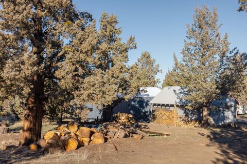 Tiny photo for 21140 Arid Avenue, Bend, OR 97703 (MLS # 220213881)
