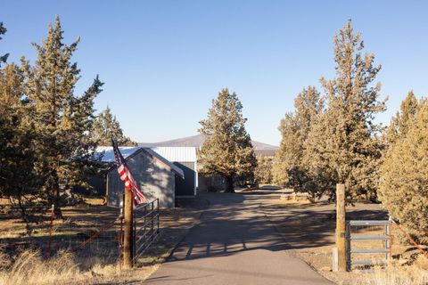 Tiny photo for 21140 Arid Avenue, Bend, OR 97703 (MLS # 220213881)