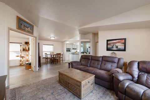 Tiny photo for 21140 Arid Avenue, Bend, OR 97703 (MLS # 220213881)