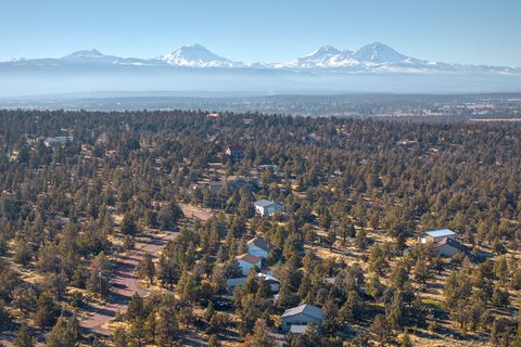 Tiny photo for 21140 Arid Avenue, Bend, OR 97703 (MLS # 220213881)