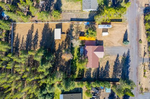 Tiny photo for 15935 Woodchip Lane, La Pine, OR 97739 (MLS # 220223030)