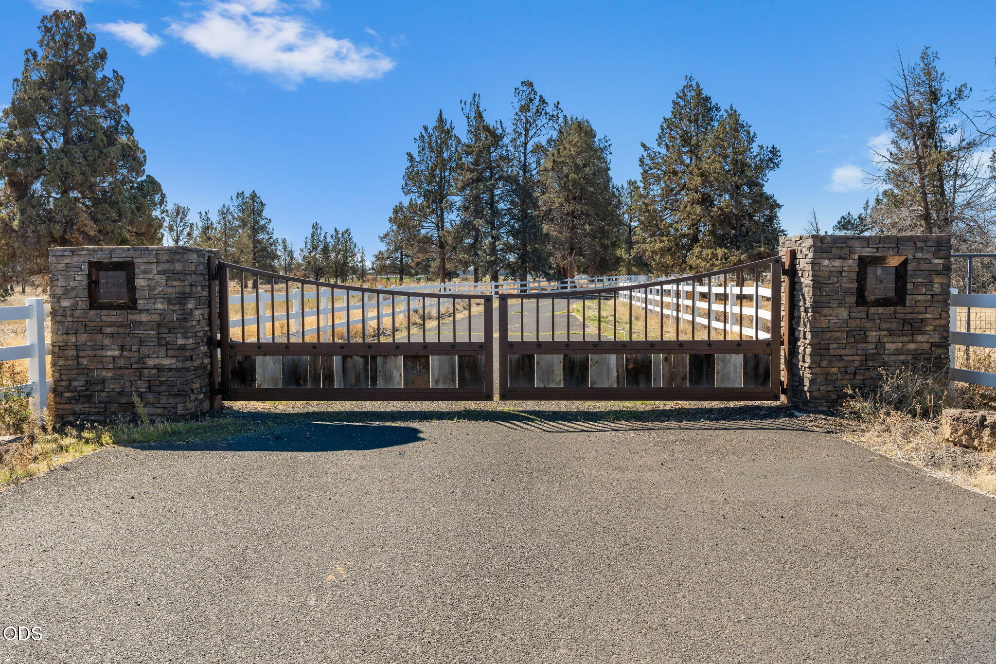 4710 NE Smith Rock Way