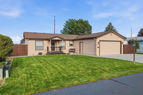 1745 NE 6th Street Redmond OR 97756