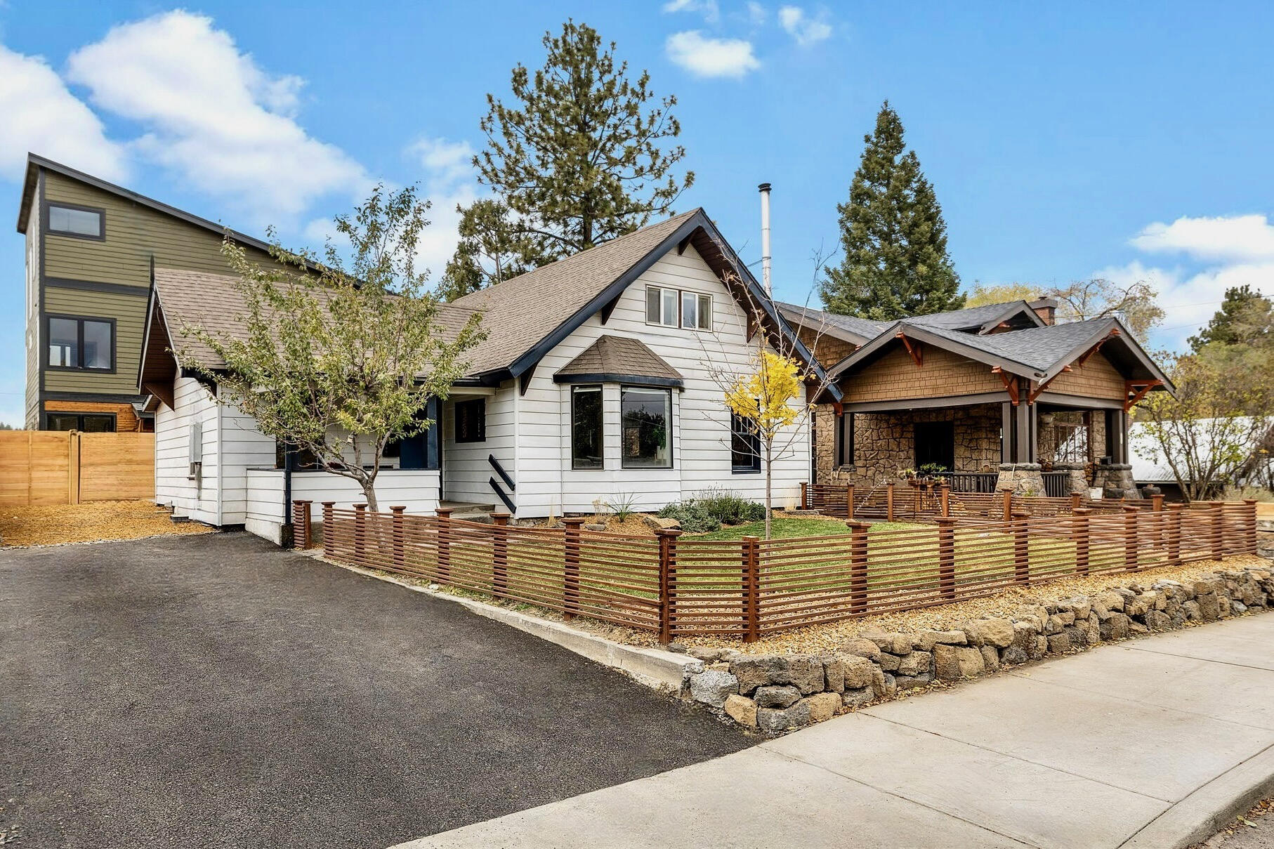 145 NW Jefferson Place