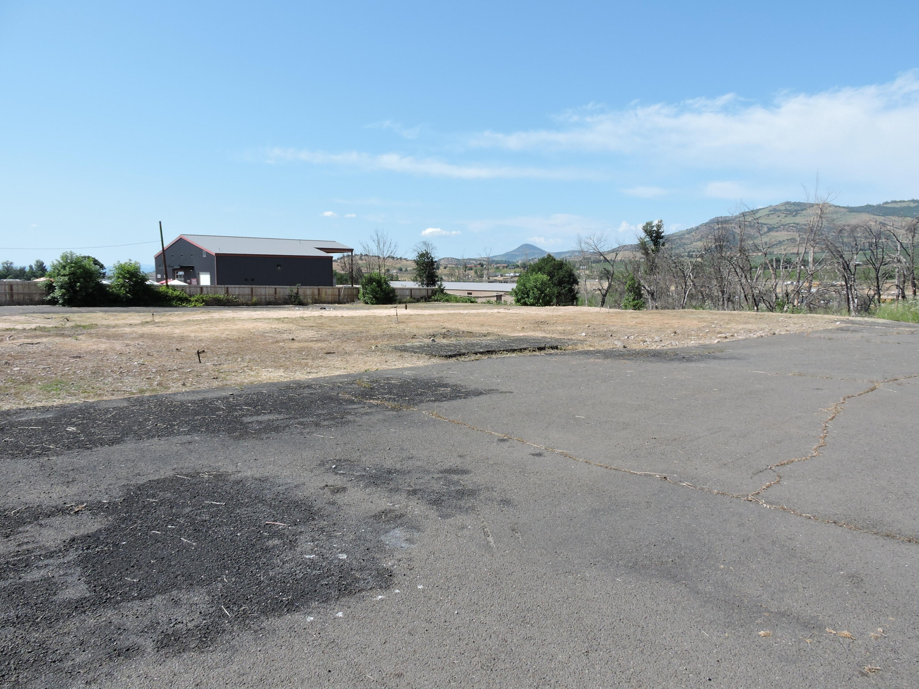 Talent Original Town (1888) - Commercial Sale