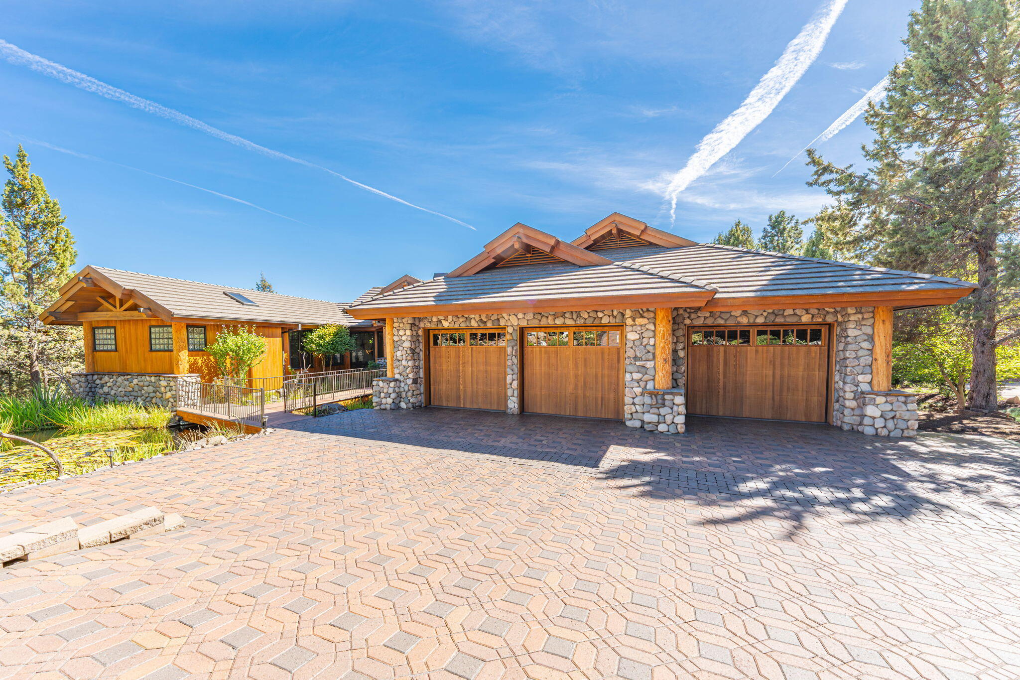 247 NW Scenic Heights Drive