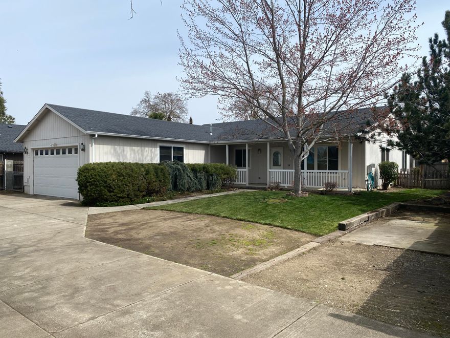 Welcome to your ideal Home. This 3 bedroom,2 bath property offers an exceptional living experience. Nestled on a
private flag lot with its own driveway and gate. This home is designed to meet your lifestyle needs and provide a
comfortable retreat from the hustle and bustle of everyday life. The porch or patio offers a perfect spot to unwind
and enjoy the beautiful surroundings. The central vacuum system adds convenience to your daily routine, while the
spacious 2-car garage and smaller RV access provide ample room for your vehicles and toys. The oversized garage with
a workbench is a perfect space for hobbyists, tinkerers, or anyone in need of a dedicated workspace.
Don't miss the opportunity to make this house your own. Come and experience the endless potential of this remarkable
property. Your perfect home is waiting for you!