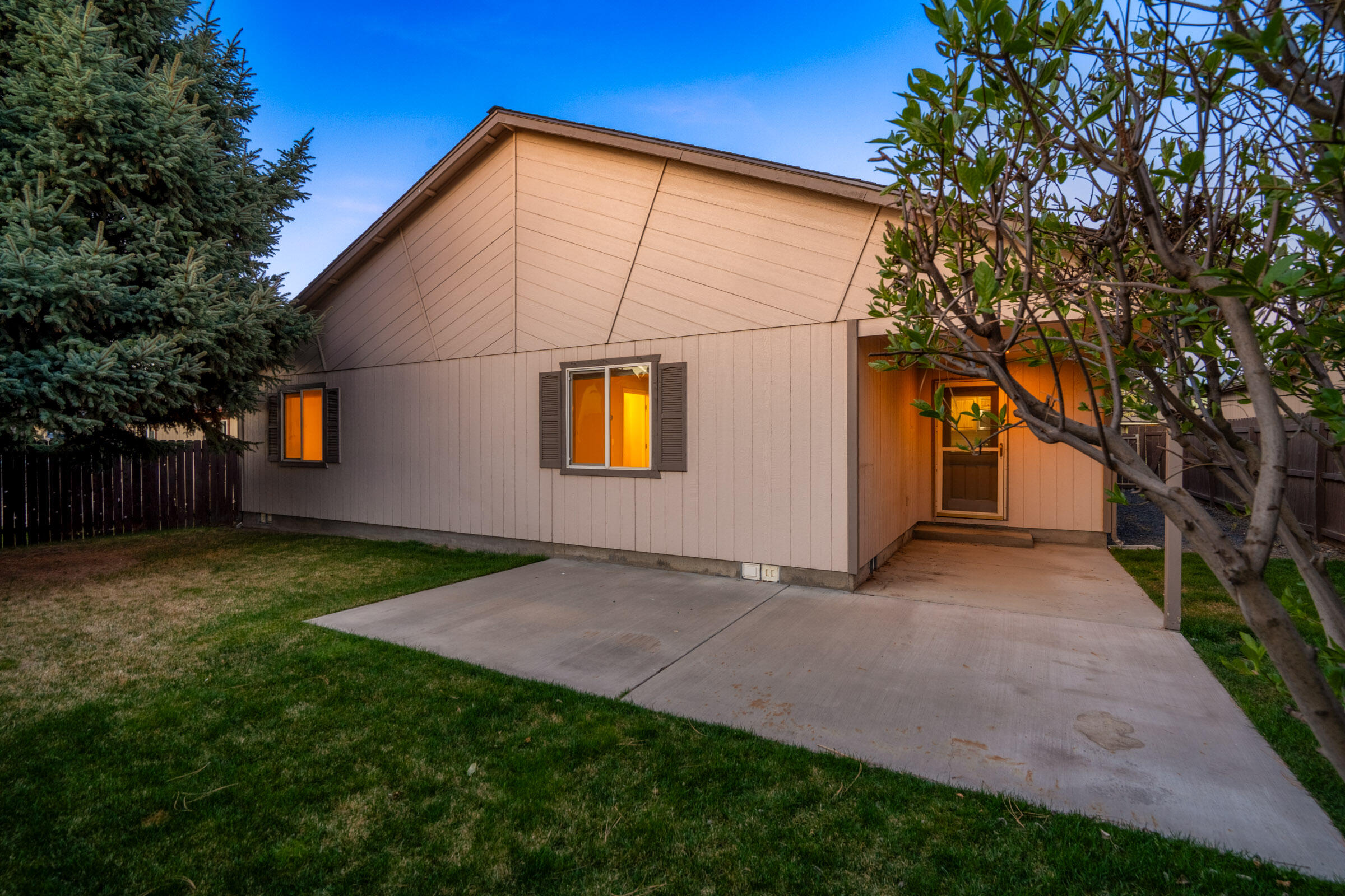 1933 SW 35th Place