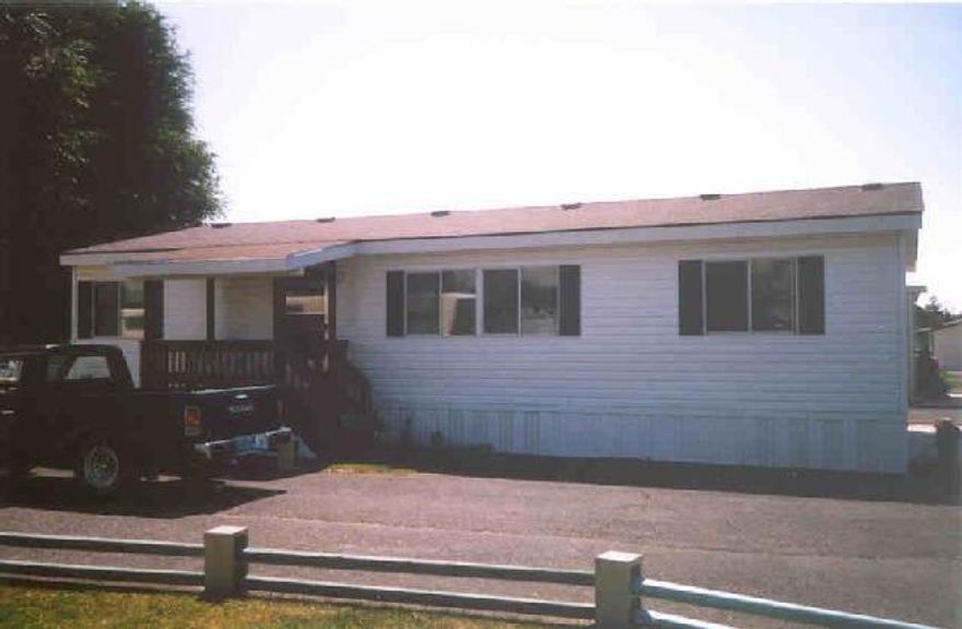 Immaculate Home. Large Kitchen With Built In Desk, Light Oak Cabinets, Walk In Closet In Master Bedroom. Rent Space Includes Water, Sewer, & Garbage. Rent Space Is 260.00