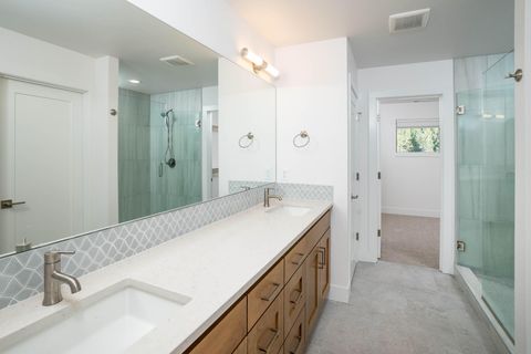 Tiny photo for 20607 SE Boer Place, Bend, OR 97702 (MLS # 220210333)