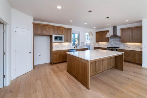 Tiny photo for 20607 SE Boer Place, Bend, OR 97702 (MLS # 220210333)