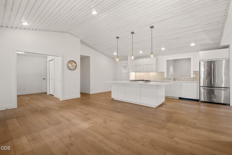 Tiny photo for 2204 NW Marken Street, Bend, OR 97703 (MLS # 220222709)