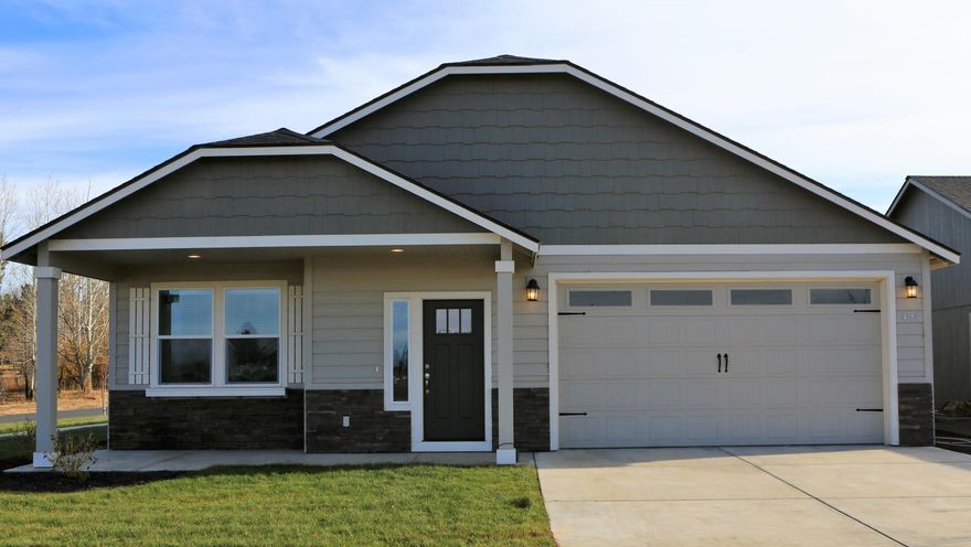 Almost Brand New Seller purchased in June 2020. Sellers employment required a move to another state. Gorgeous one level on the corner of NW 31st and NW Elm in the popular Fieldstone Neighborhood. Home has numerous upgrades such as but not limited to light fixtures, appliances, gas fireplace in LR, Master bathroom has double sinks, extra large luxury tub and large separate shower and more.  Kitchen has large eating bar with quartz counter tops and upgraded gas range and microwave. Upgraded Refrigerator is also included. Master bedroom has sliding glass door and private patio  Large corner fully landscaped lot.  Super nice. Enjoy Fieldstone Crossing neighborhoods pool, playground, picnic pavilion and more.