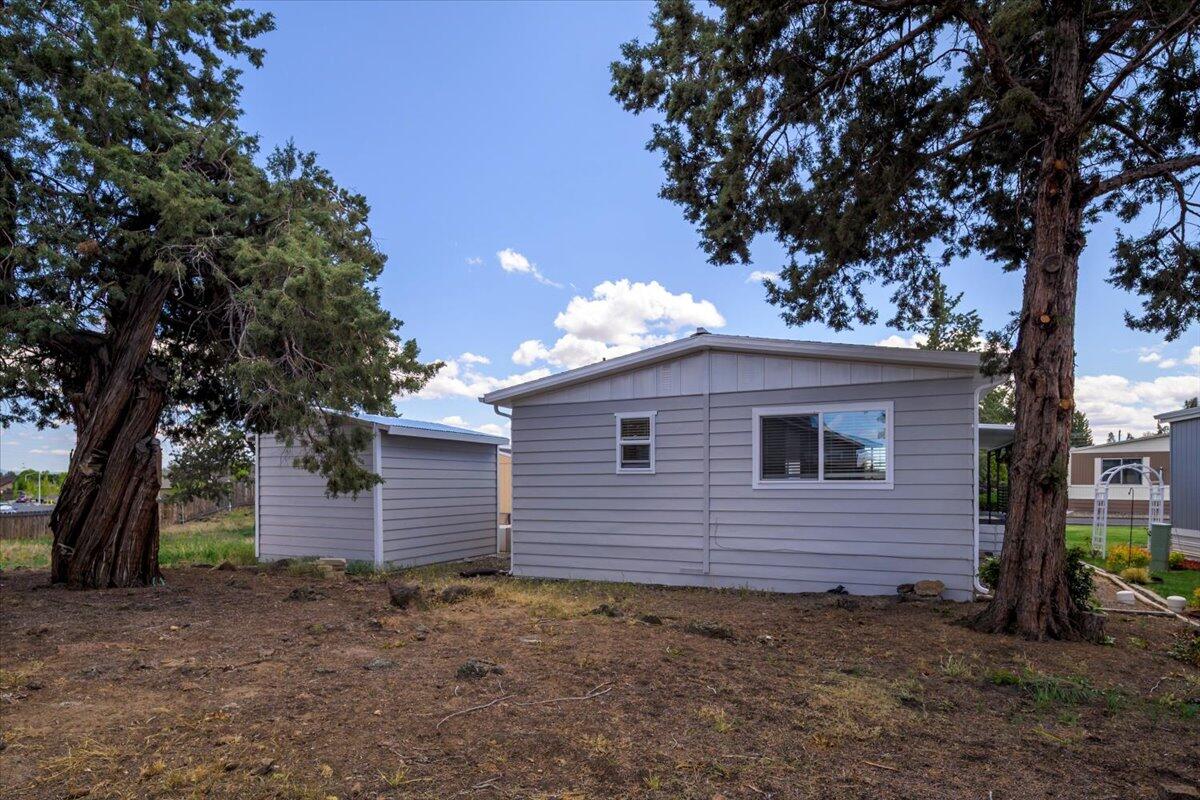2633 SW Obsidian Avenue 13