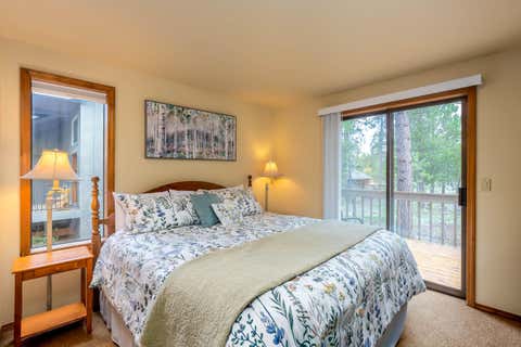 Tiny photo for 17754 Topflite Lane #3, Sunriver, OR 97707 (MLS # 220227363)