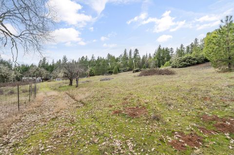 Tiny photo for 1698 Davis Creek Rd, Selma, OR 97538 (MLS # 220215590)