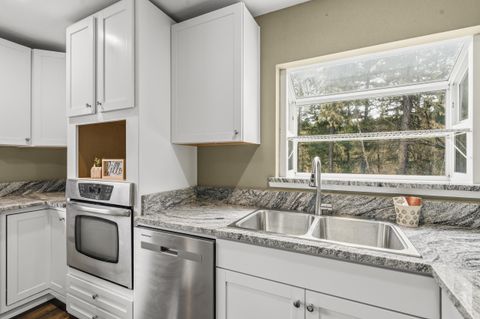 Tiny photo for 1698 Davis Creek Rd, Selma, OR 97538 (MLS # 220215590)