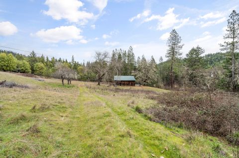 Tiny photo for 1698 Davis Creek Rd, Selma, OR 97538 (MLS # 220215590)
