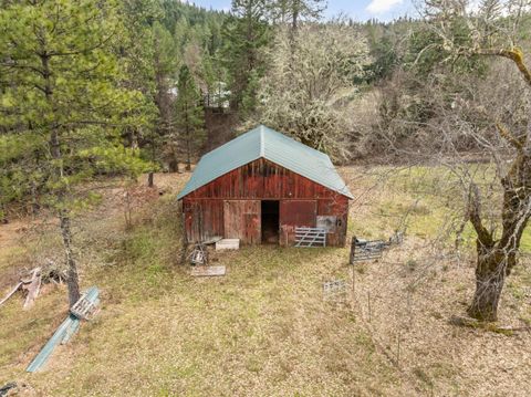 Tiny photo for 1698 Davis Creek Rd, Selma, OR 97538 (MLS # 220215590)