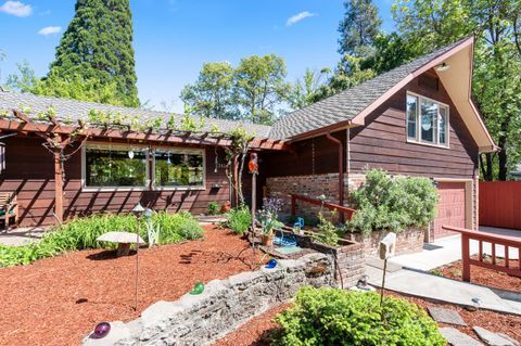 Tiny photo for 1341 NW Washington Boulevard, Grants Pass, OR 97526 (MLS # 220220003)