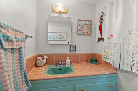 Tiny photo for 1341 NW Washington Boulevard, Grants Pass, OR 97526 (MLS # 220220003)
