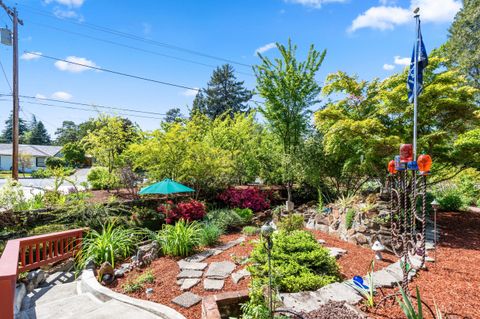 Tiny photo for 1341 NW Washington Boulevard, Grants Pass, OR 97526 (MLS # 220220003)