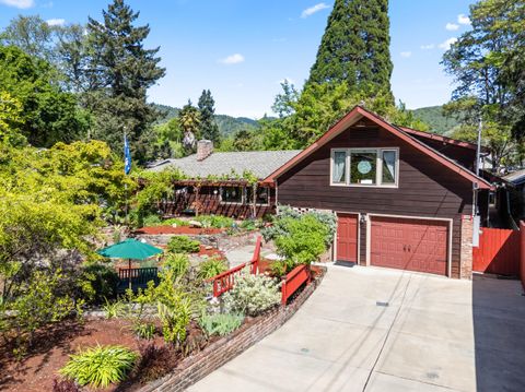 Tiny photo for 1341 NW Washington Boulevard, Grants Pass, OR 97526 (MLS # 220220003)