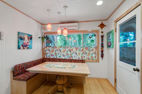 Tiny photo for 1341 NW Washington Boulevard, Grants Pass, OR 97526 (MLS # 220220003)