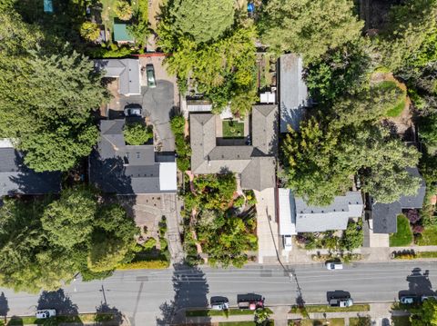 Tiny photo for 1341 NW Washington Boulevard, Grants Pass, OR 97526 (MLS # 220220003)