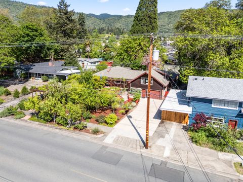 Tiny photo for 1341 NW Washington Boulevard, Grants Pass, OR 97526 (MLS # 220220003)