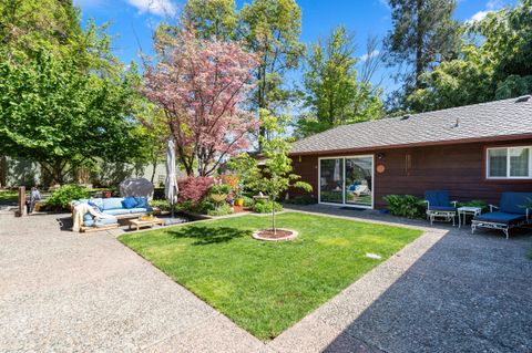 Tiny photo for 1341 NW Washington Boulevard, Grants Pass, OR 97526 (MLS # 220220003)