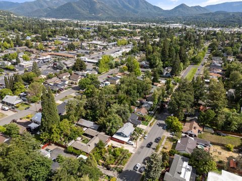 Tiny photo for 1341 NW Washington Boulevard, Grants Pass, OR 97526 (MLS # 220220003)