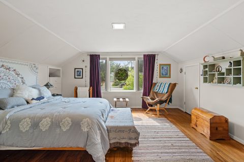 Tiny photo for 1341 NW Washington Boulevard, Grants Pass, OR 97526 (MLS # 220220003)