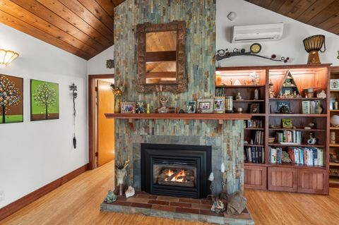 Tiny photo for 1341 NW Washington Boulevard, Grants Pass, OR 97526 (MLS # 220220003)