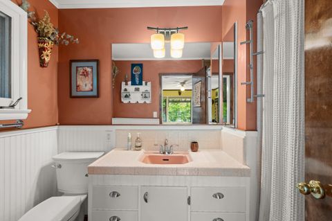 Tiny photo for 1341 NW Washington Boulevard, Grants Pass, OR 97526 (MLS # 220220003)